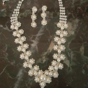 Miraculous Garden Silver Plated Crystal Rhinestone Necklace Earrings Jewelry Set